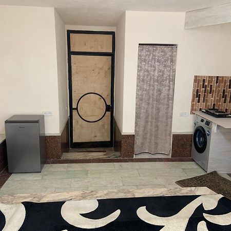 Guest House Lilia Erivan Dış mekan fotoğraf